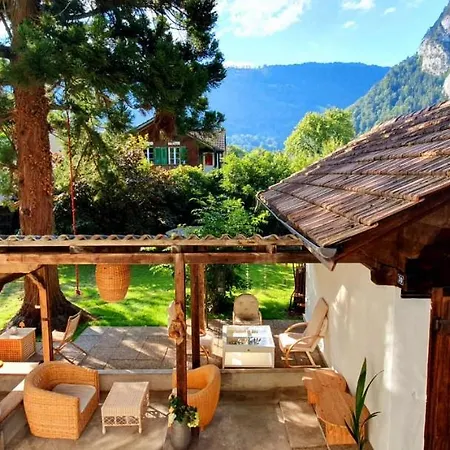 Peaks View Chalet Bed and breakfast